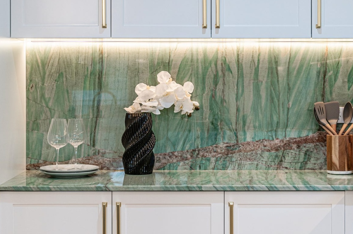 Stone splashback and benchtop in a Sydney kitchen