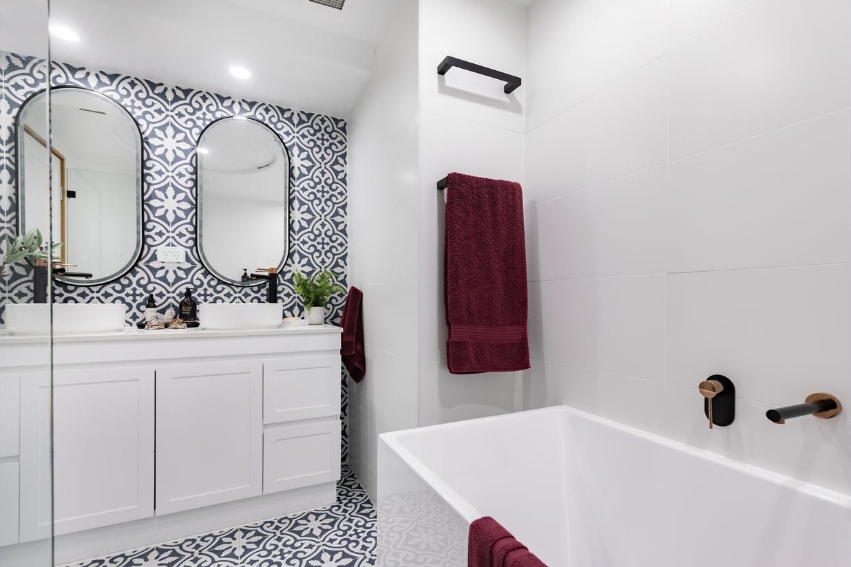 Manly Waterfront Apartment &mdash; Two Bathrooms — The second bathroom